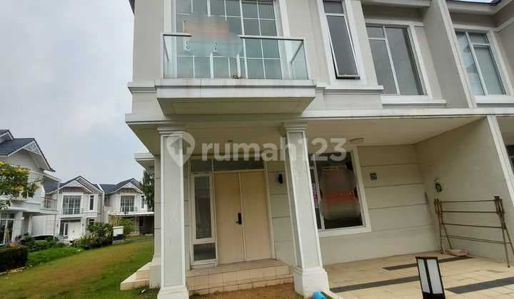House in Lavon Regalia Hook Type E
