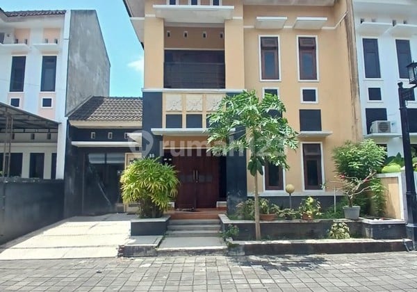 Rumah 2 Lantai Dalam Perum Pondok Permai Hunian Eksklusif & Strategis di Sendangadi, Mlati, Sleman
