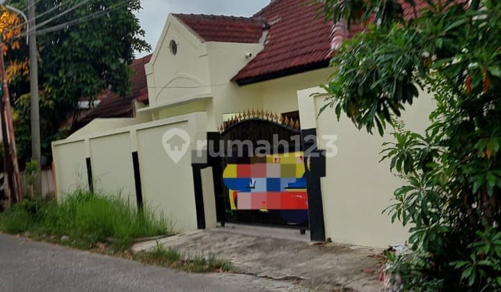 Rumah Cantik di Pesona Anggrek - Habis Renovasi, Siap Huni!