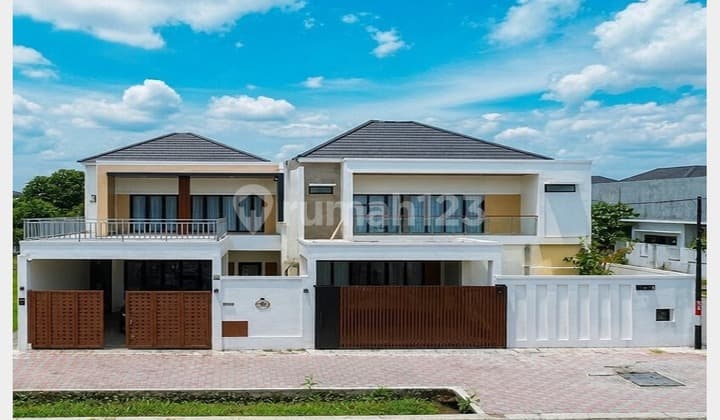 Premium House on Jalan Kaliurang KM 7.5, 4 Bedrooms for Stable Family