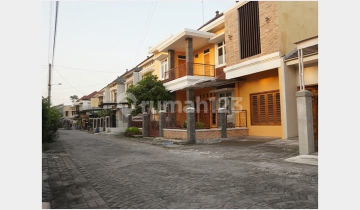 Rumah 2 Lantai Jogja Harga 1 Miliaran Tajem Sleman Luas 300M²