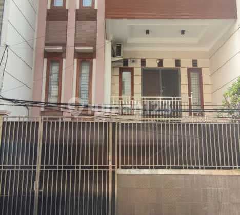 Dijual Rumah 4 Lantai di Pademangan