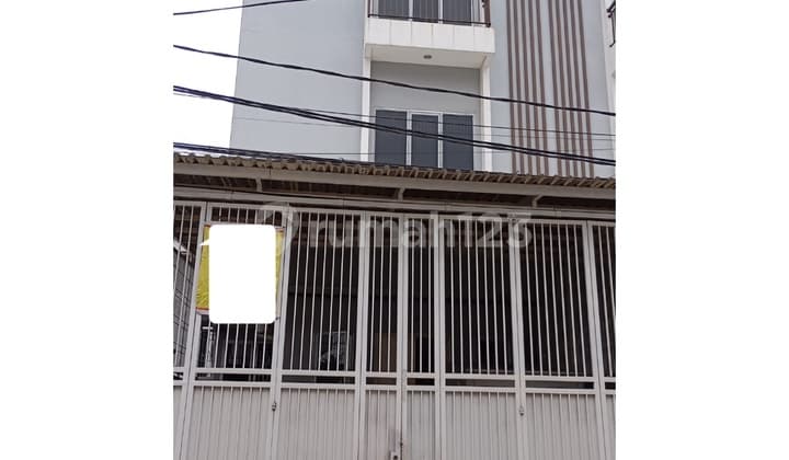 Rumah 4 Lantai di Cengkareng Barat