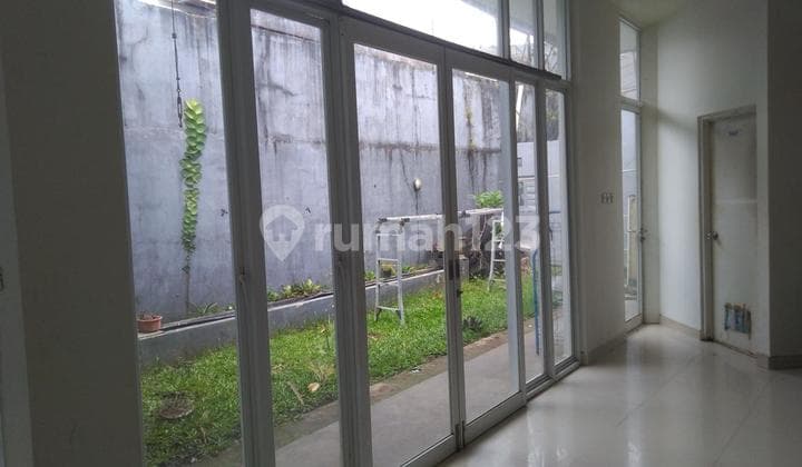 Semi-Furnished Minimalist 2-Story House with Spacious Backyard and Kitchen in Citra Garden Gowa Cluster