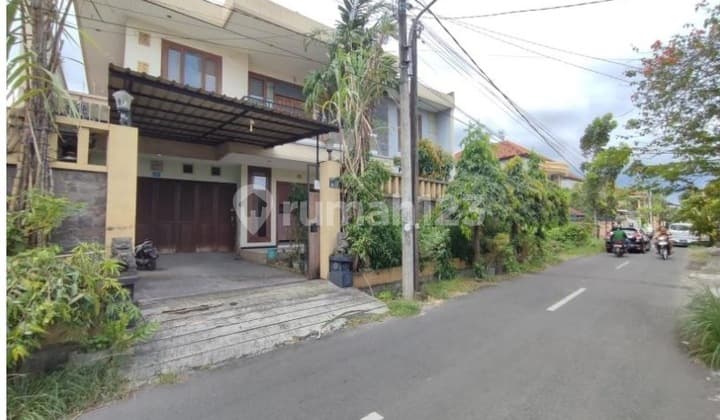 House in Gatot Subroto, East Denpasar
