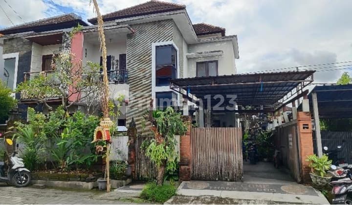 2-Storey House in a Strategic Location