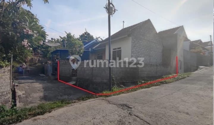 Affordable House in Developing Area Banyuning