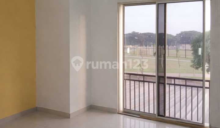 Rumah 2 Lantai SHM Hadap Timur Laut Siap Huni di Kalideres Jakbar