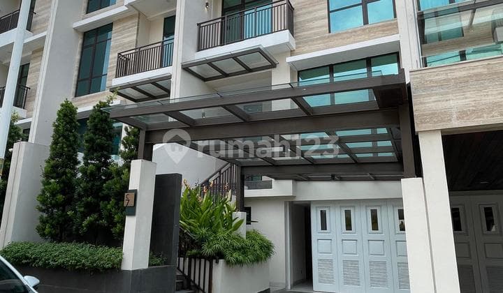 Rumah 4 Lantai dengan Lift Unfurnish Hadap Timur di Pesanggrahan