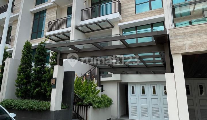 Rumah 4 Lantai dengan Lift Unfurnish Hadap Timur di Pesanggrahan