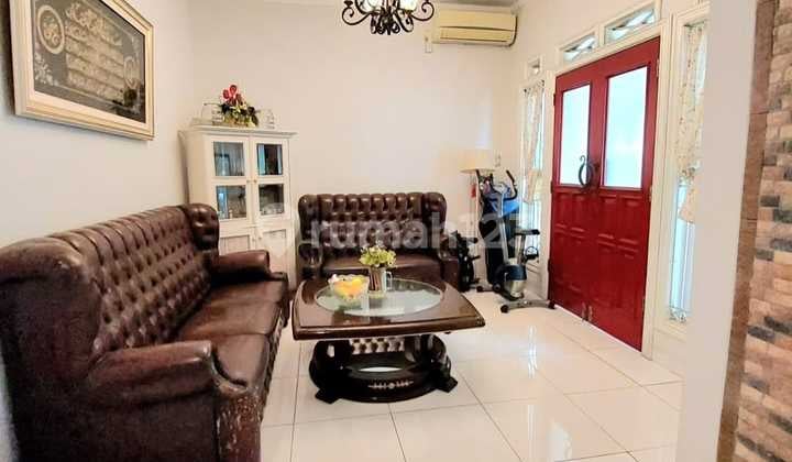 Rumah 2 Lantai SHM Posisi Hook Dalam Komplek di Bintaro Tangsel