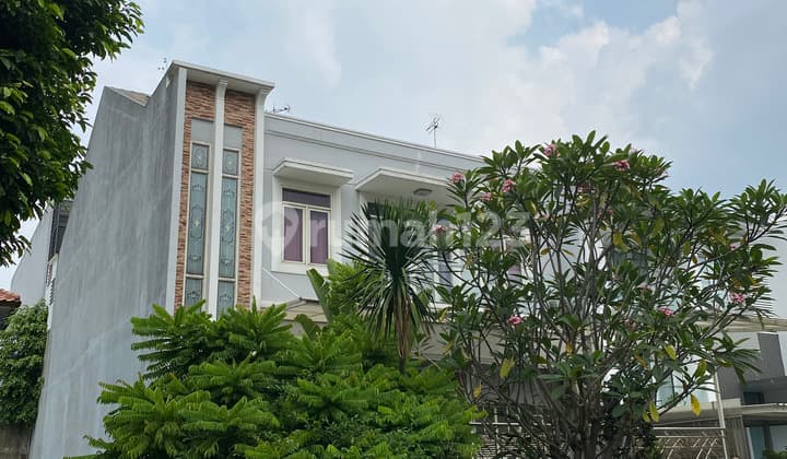 Semi-Furnished 2-Story House with SHM in Gading Serpong