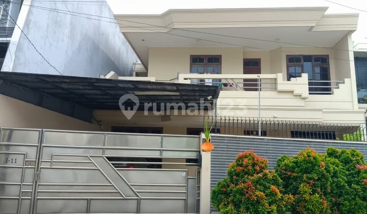 Rumah SHM Furnished Hadap Barat Daya 2 Lantai di Jelambar Jakbar