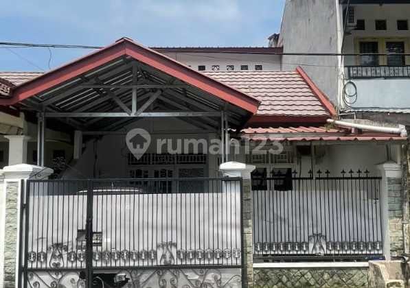 Rumah 2 Lantai Full Furnished Bebas Banjir Dekat Tol di Bekasi