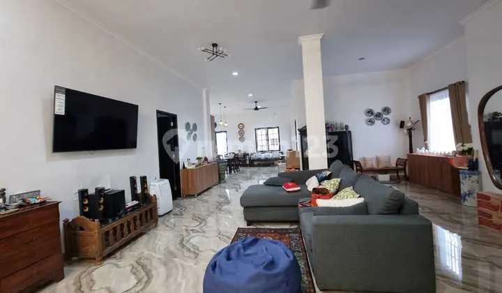 4-Bedroom House Facing North, 1.5-Story Building in Sawangan, Depok