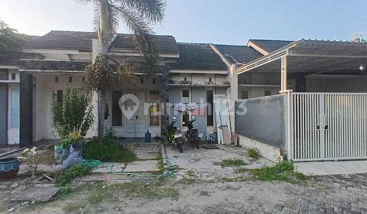 Shariah National Bank Assets Cheap House in Gresik District, Gresik