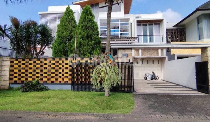 For Sale Luxury House with Swimming Pool in Araya Golf Cluster Malang