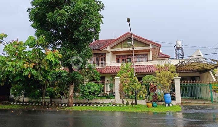 Dijual Rumah Megah di Area Tenang ,Strategis Malang