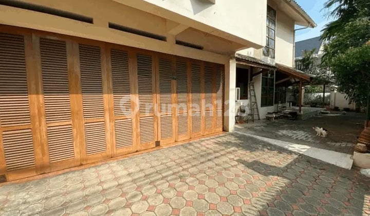 Rumah Posisi Hook Area Wijaya Kebayoran Baru