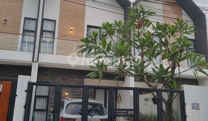 Over Kredit: Rumah Scandinavian 2Lt Furnished