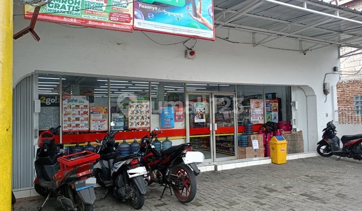 Dijual Sangat Cepat dan Serius. Ruko Aktif. Daerah Padat Penduduk. bisa untuk Usaha Minimarket, Kantor, Dll. bisa untuk Pasif Income Dijual Sangat Cepat dan Serius. Ruko Aktif. Daerah Padat Penduduk. bisa untuk Usaha Minimarket, Kantor, Dll. bisa untuk Pasif Income