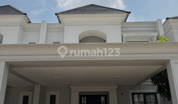 Rumah 2 Lantai View Villagio Outlet Full Furnished Harga Terbaik Value For Money Summarecon Karawang Feels Like New Include Kitchen Set Mewah & Cellini Furniture