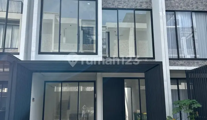 Rumah 3 Lantai + Backyard 18M2 di Anwa Meruya Jakartabarat