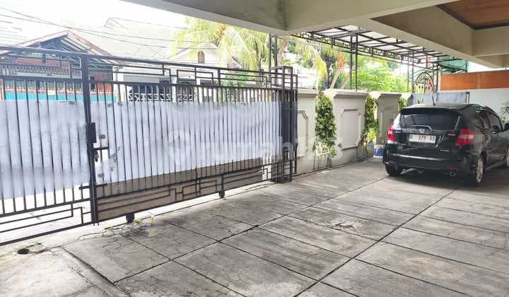 Rumah, 2 Lantai, SHM, di Cempaka Putih Barat Jakarta Pusat