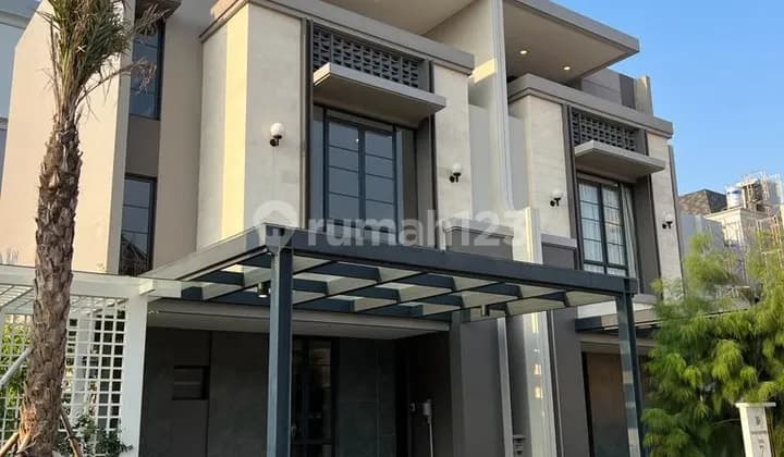 Rumah, 2 Lantai, SHM, di Klender,