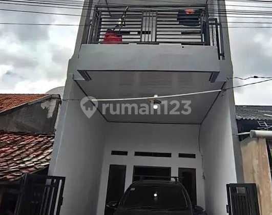 Jual Rumah Mungil Dua Lantai di Pabuaran Cibinong