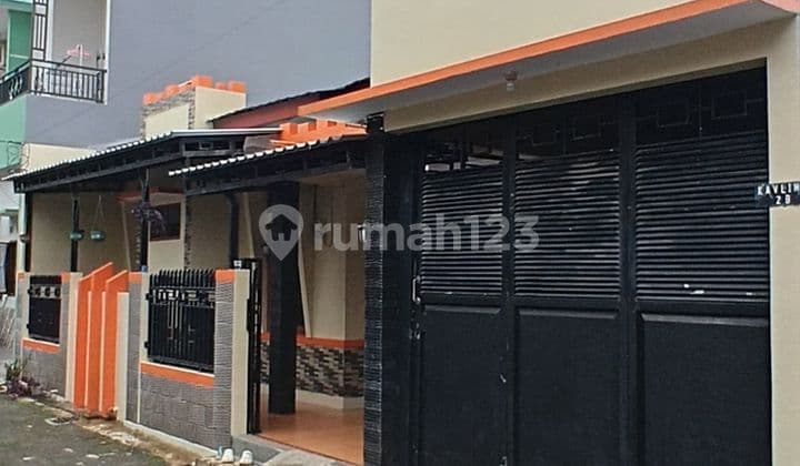 Rumah Dua Lantai di Pekapuran