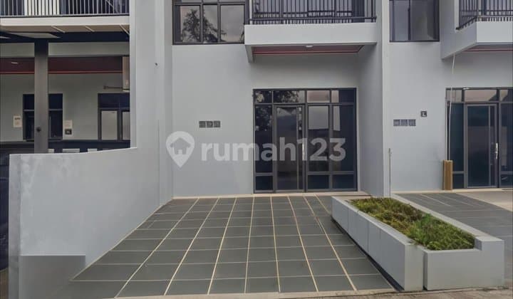 Dijual Rumah Dua Lantai Bangunan Baru Ready dan Indent