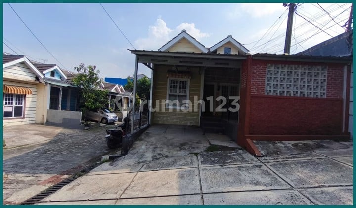 Rumah Berada di Perumahan Ditengah Kota