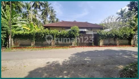For Sale: Villa in Batu Layar