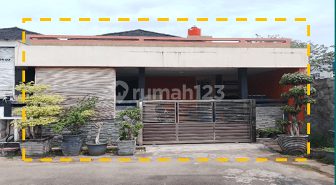 Rumah Berada di Perumahan Ditengah Kota