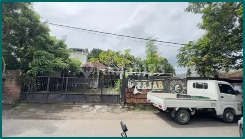 Residential House and Boarding House in Mataram City, Located with Access to Main Road and Close to Office and Market Access