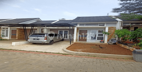 House is located in the Karawang housing complex.