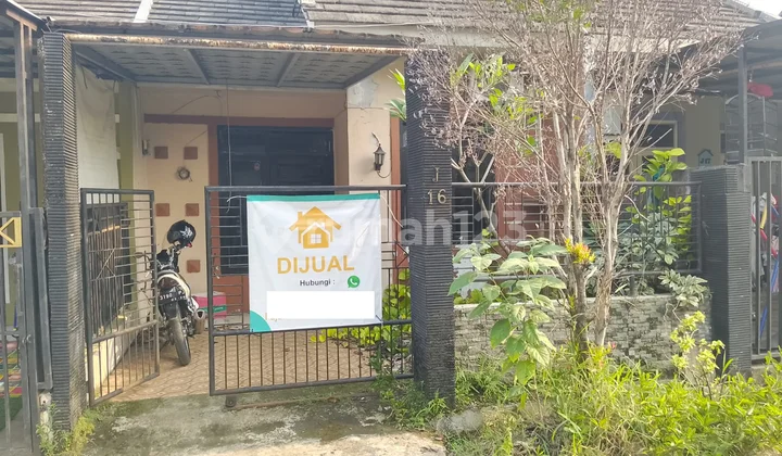 Rumah Berada di Perumahan Ditengah Kota Rumah Berada di Perumahan Ditengah Kota