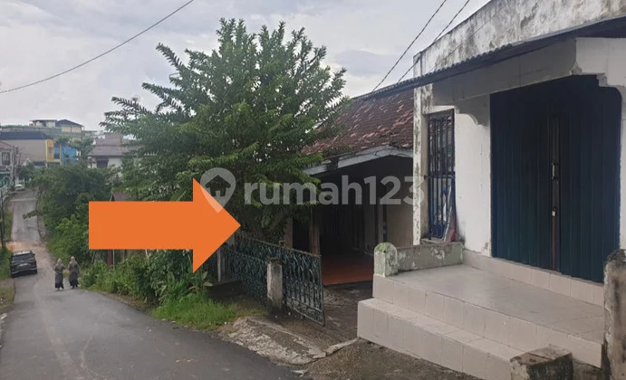 House Located in the City Center