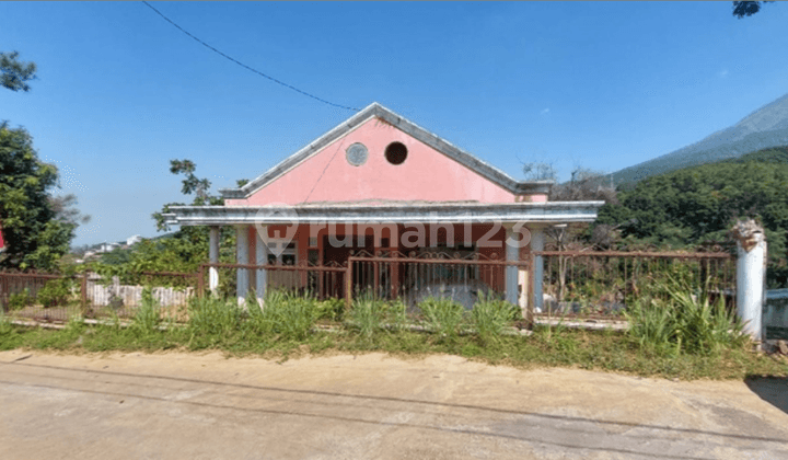 Rumah Tinggal di Desa Lumbangrejo