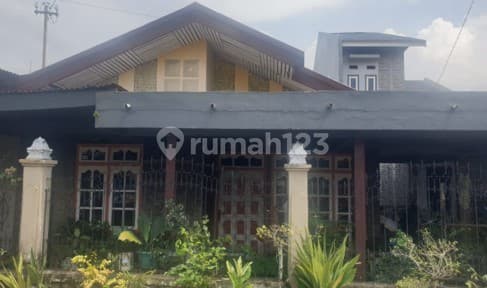 Rumah Berada di Pusat Kota