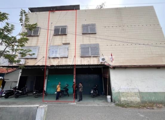 Ruko is in a comfortable environment and a strategic location in the city center.