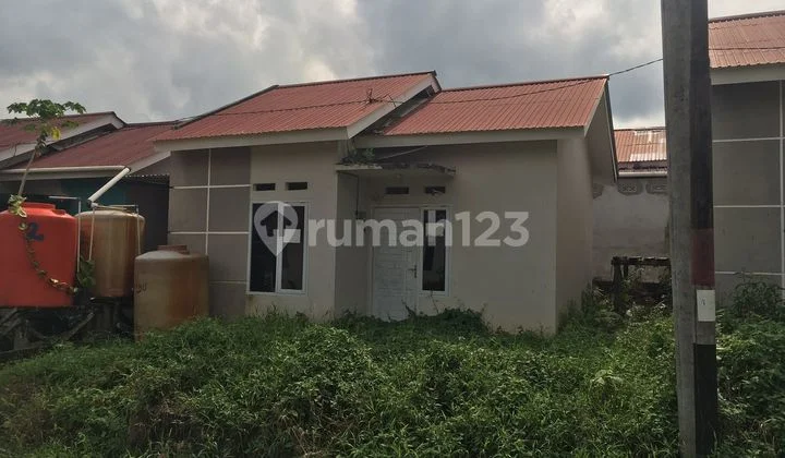 Residential house in Perum Kartika Jala Regency Block AB II No. 12, Karang Joang Village, North Balikpapan District, Balikpapan, East Kalimantan Province