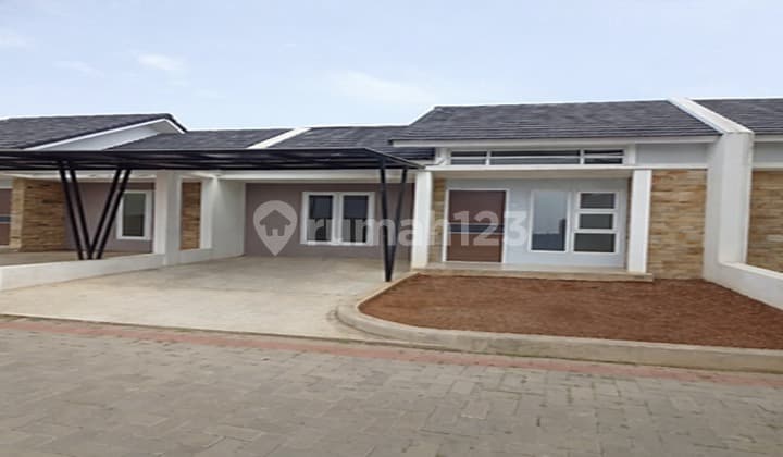 House is located in the Karawang housing complex.