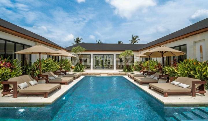 Spacious 6 Bedroom Villa With Rice Field Views In Ubud For Sale