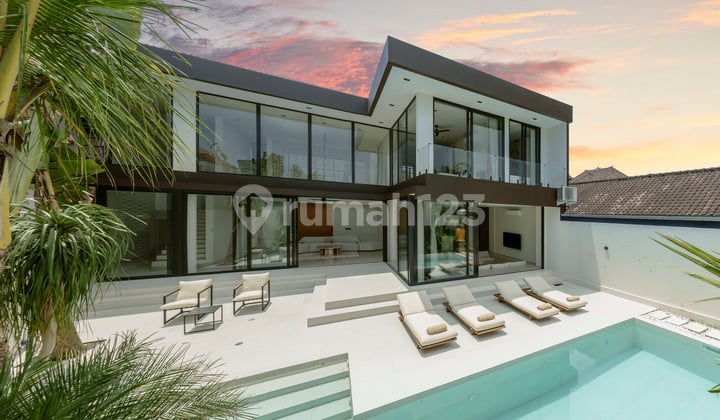 Modern 4 Bedroom Villa In Seminyak For Sale