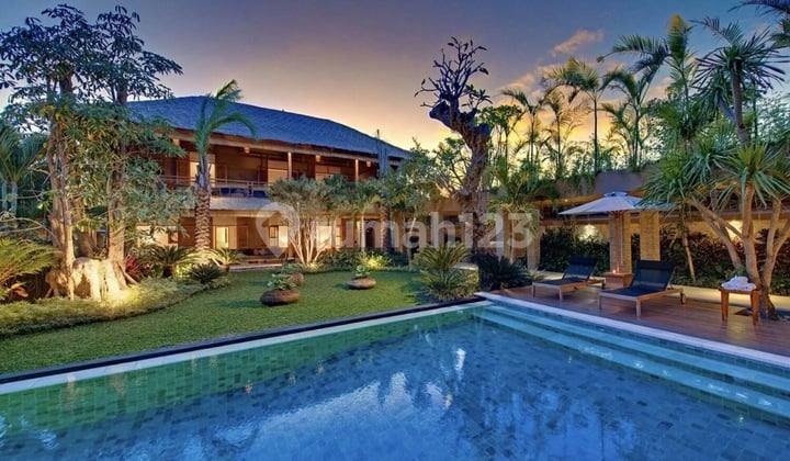 Luxury 6-Bedroom Freehold Villa For Sale In Seminyak
