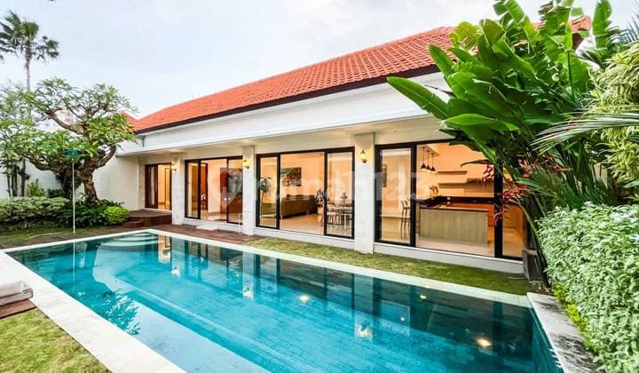 Modern 3 Bedrooms Villa Private Pool And Garden In Tibubeneng Canggu