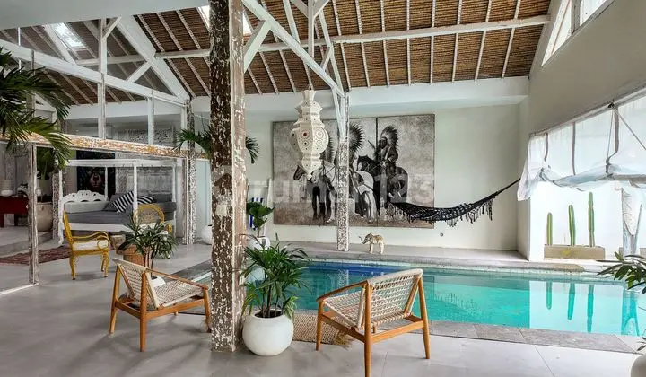 Stylish 4 Bedroom Modern Tropical Villa In Cemagi
