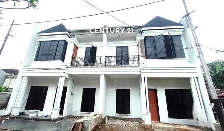 2-Storey House Ready to Live In Location Near Everything 10253